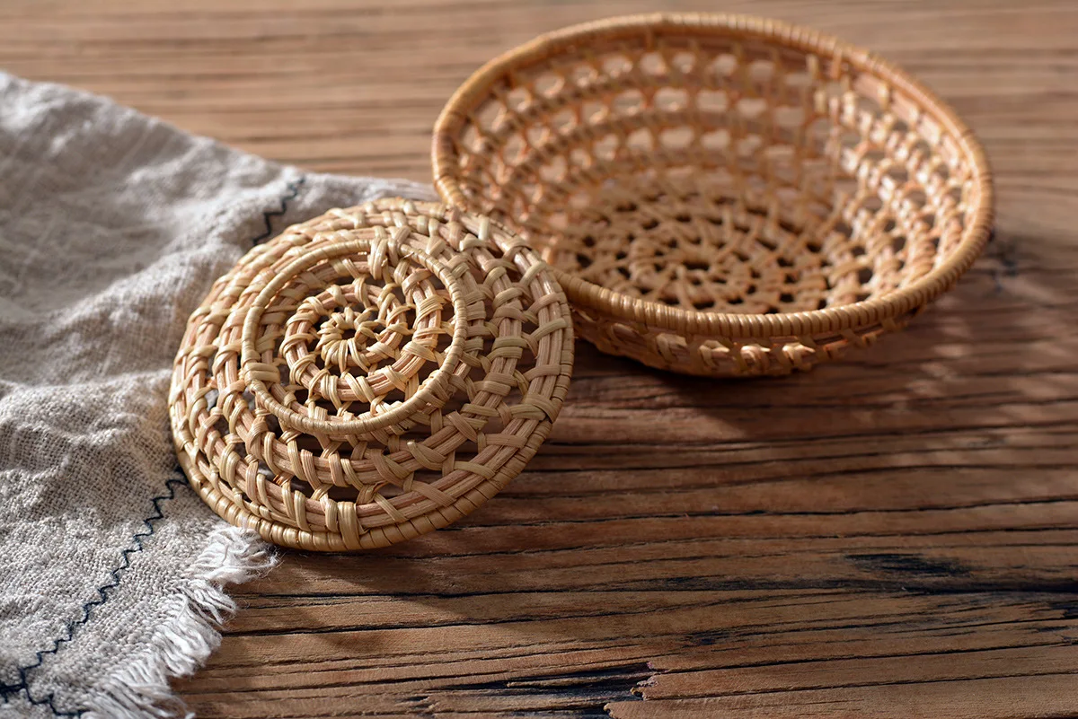 Minimalist Handwoven Rattan Baskets,Round Hollow Storage Trays for Fruit, Vegetables, Snacks, Decorative Wicker Basket for Home - Image 9